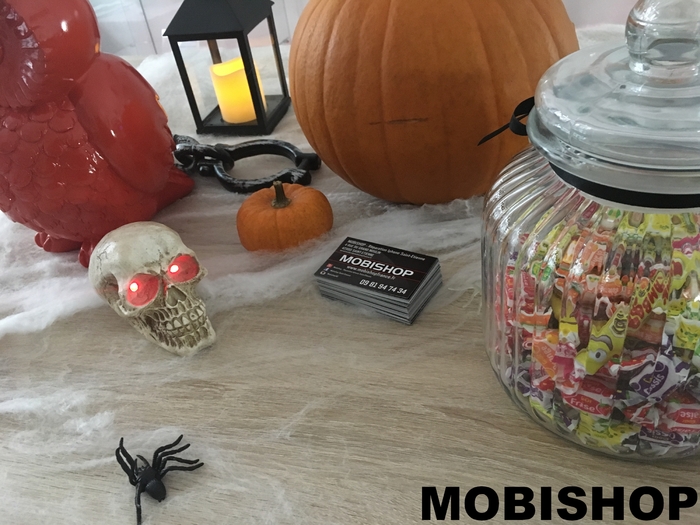 halloween-saint-etienne-dorian-mobishop-boutique-apple-décoration-déco